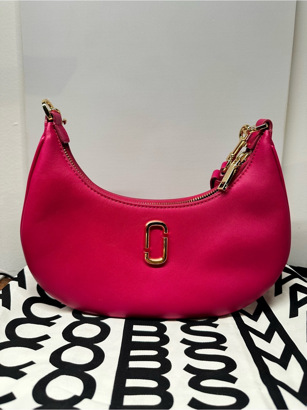 Marc Jacobs The Curve in Lipstick Pink Leather Shoulder Bag